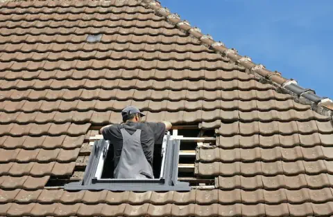 Pose de velux - Saint-Julien de l'Escap